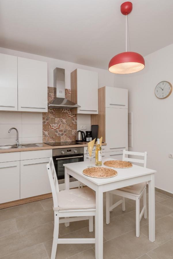 Angelina Free Public Parking Apartment *