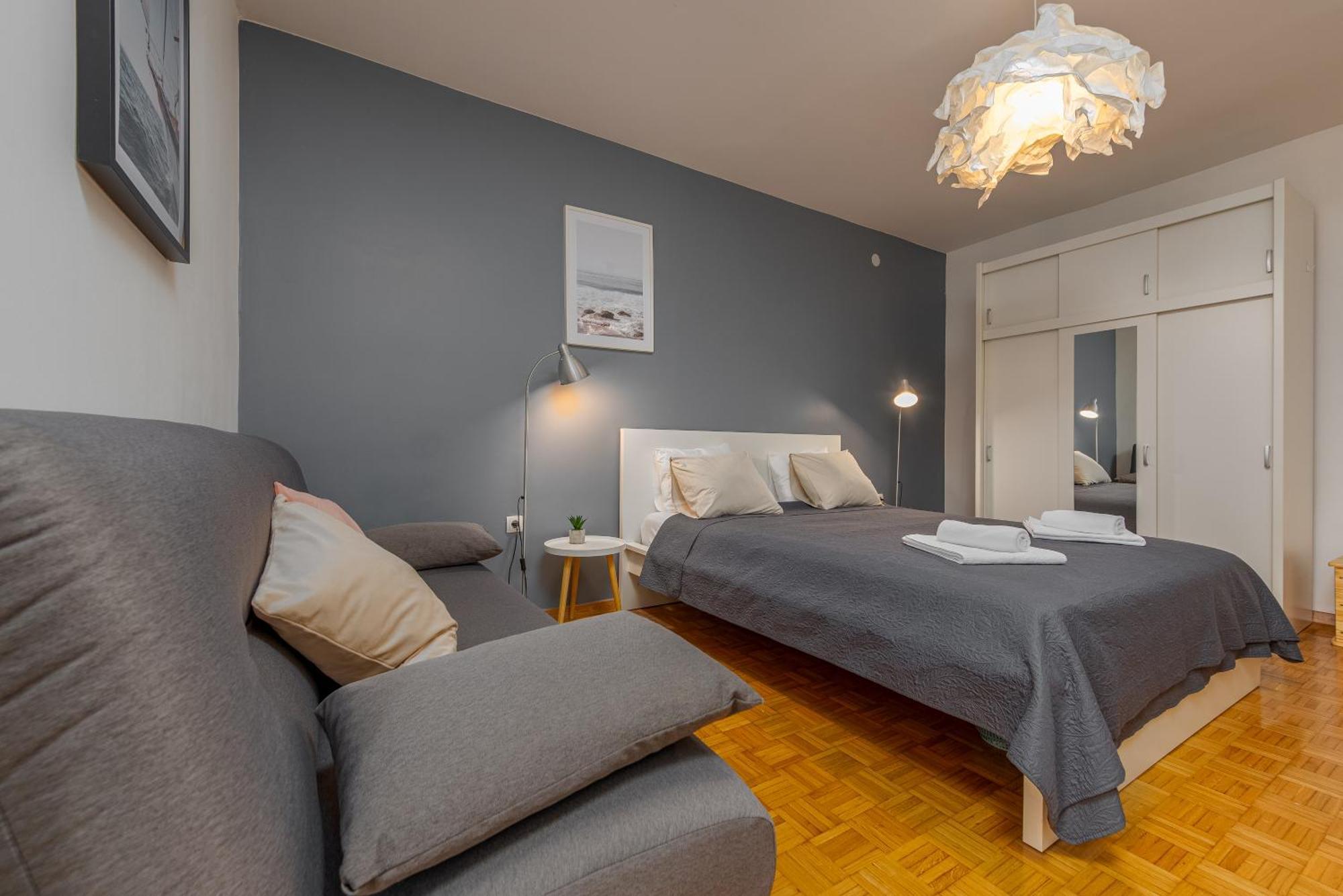 Angelina Free Public Parking Apartment *