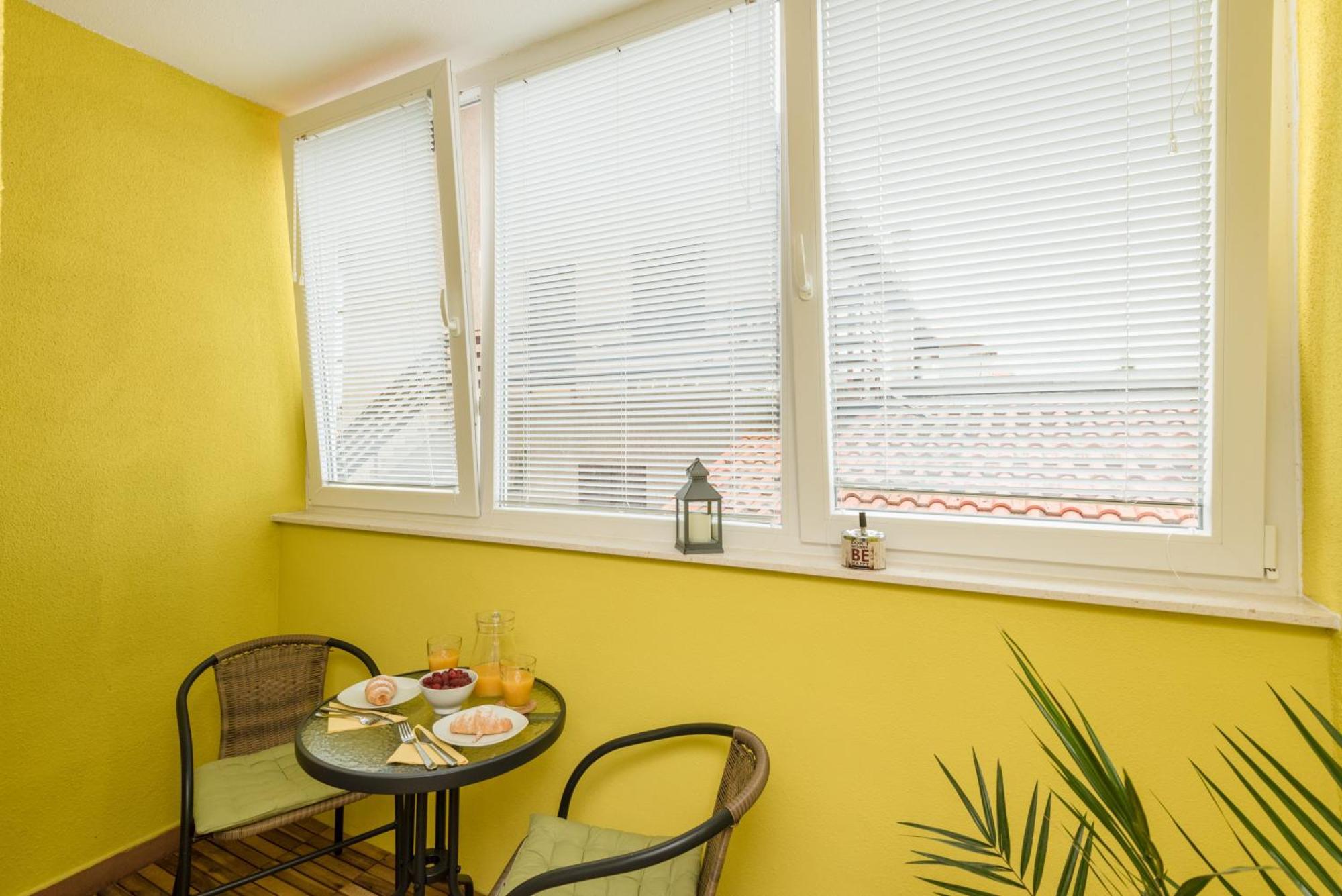 Angelina Free Public Parking Appartement *